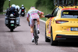 Jonas Abrahamsen seul à l'avant. Photo A.S.O./Billy Ceusters