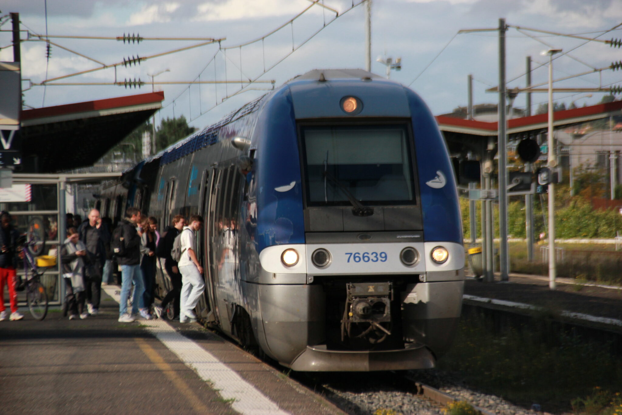 Un train Auvergne-Rhône-Alpes. Photo Florian COLLIN/Dailsly